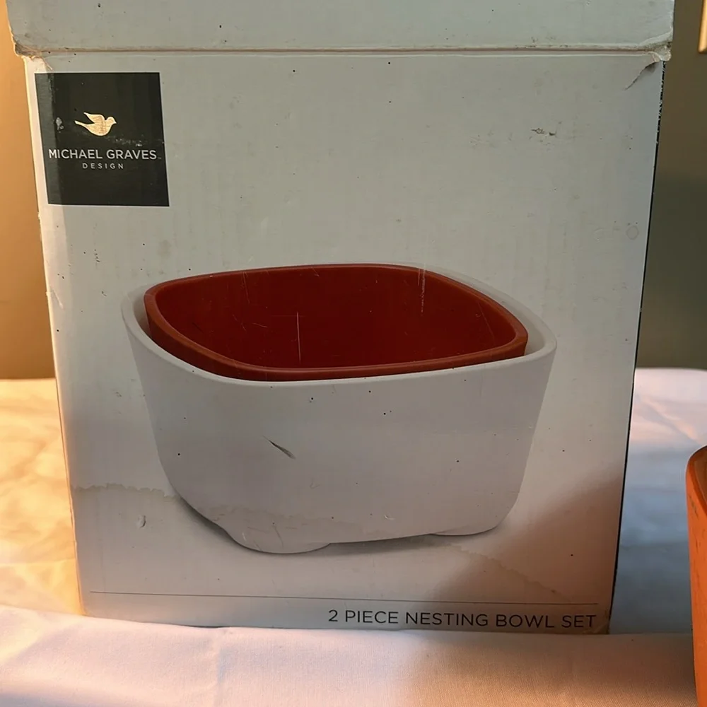 MICHAEL GRAVES 2 piece nesting bowl set